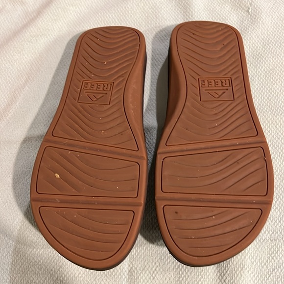 Men’s Reef  and rubber flip flop - Picture 2 of 3
